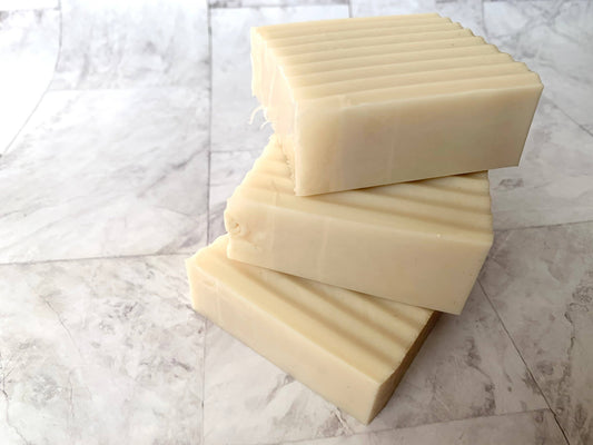 Oatmeal and Manuka Honey Soap: Yes Label